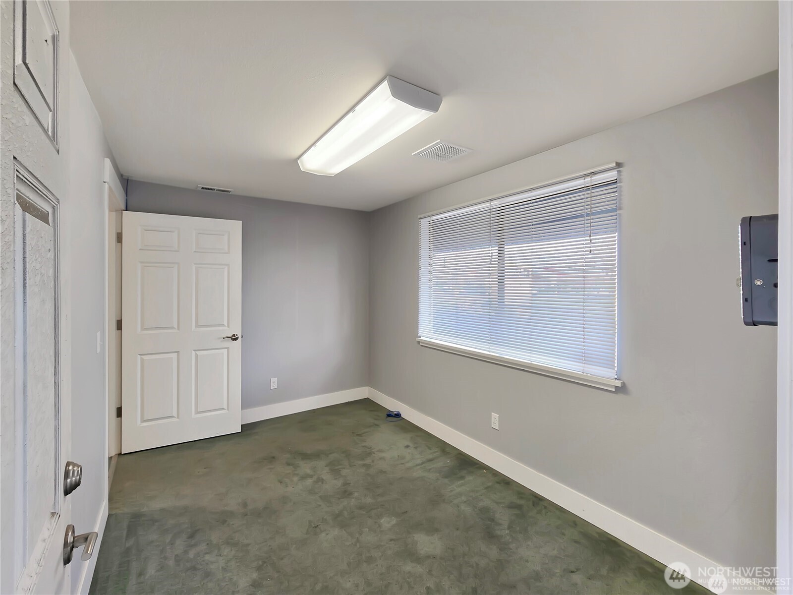 31775 Sr 20 B1 Property Photo 3