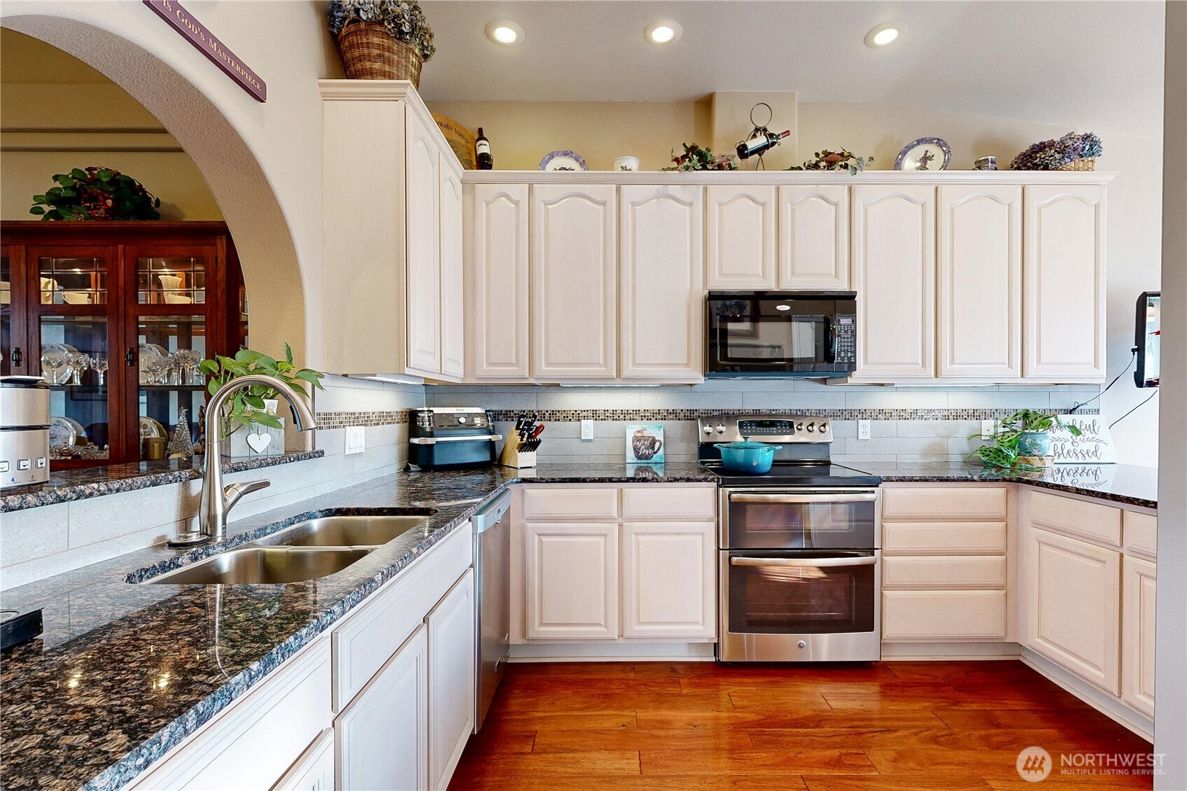 1230 Lancer Drive Property Photo 10