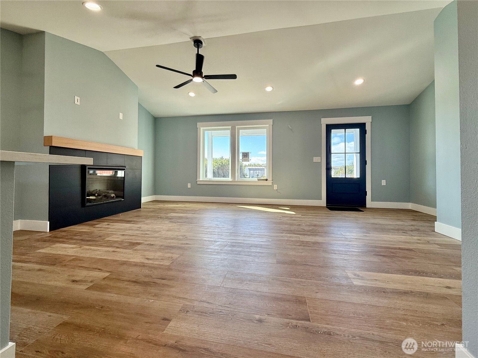 716 Reporter Court Property Photo 8
