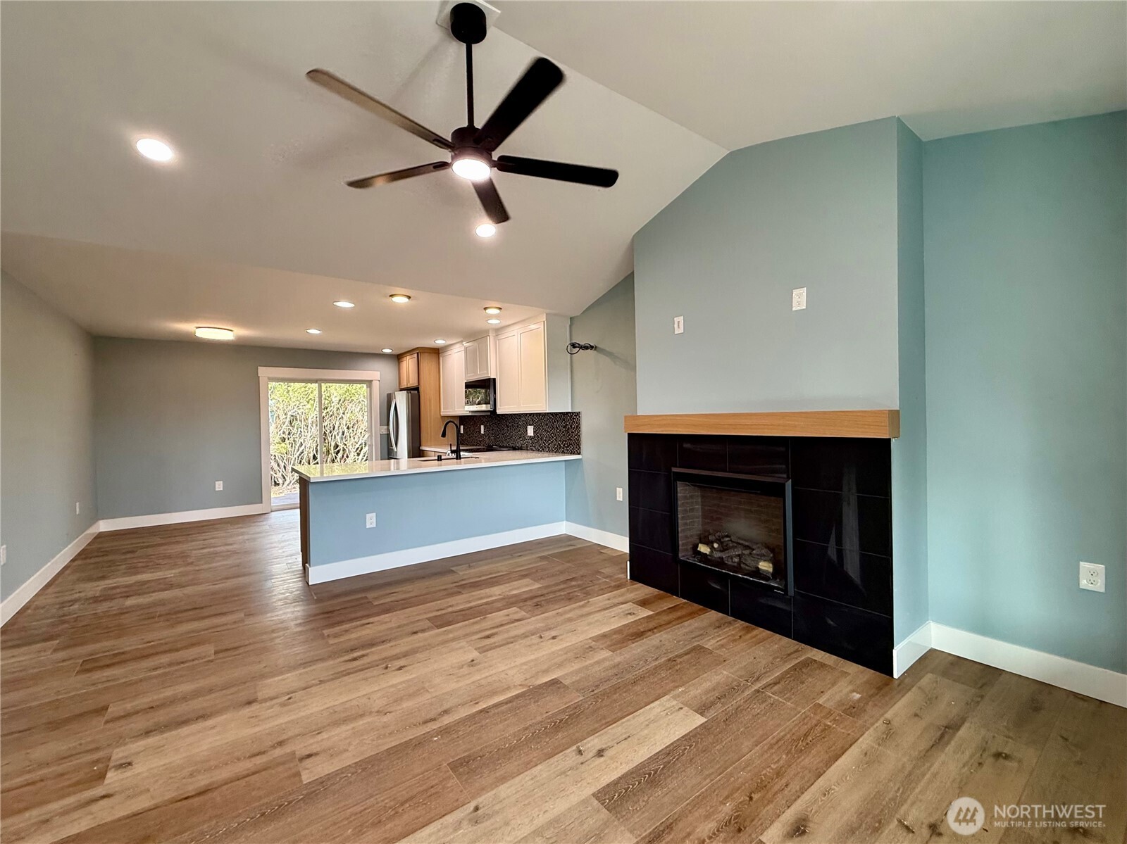 716 Reporter Court Property Photo 10