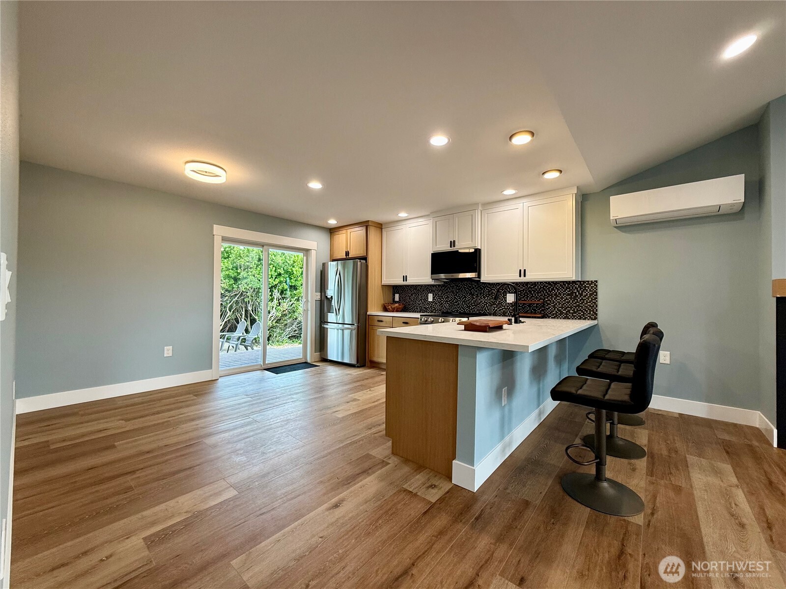 716 Reporter Court Property Photo 11