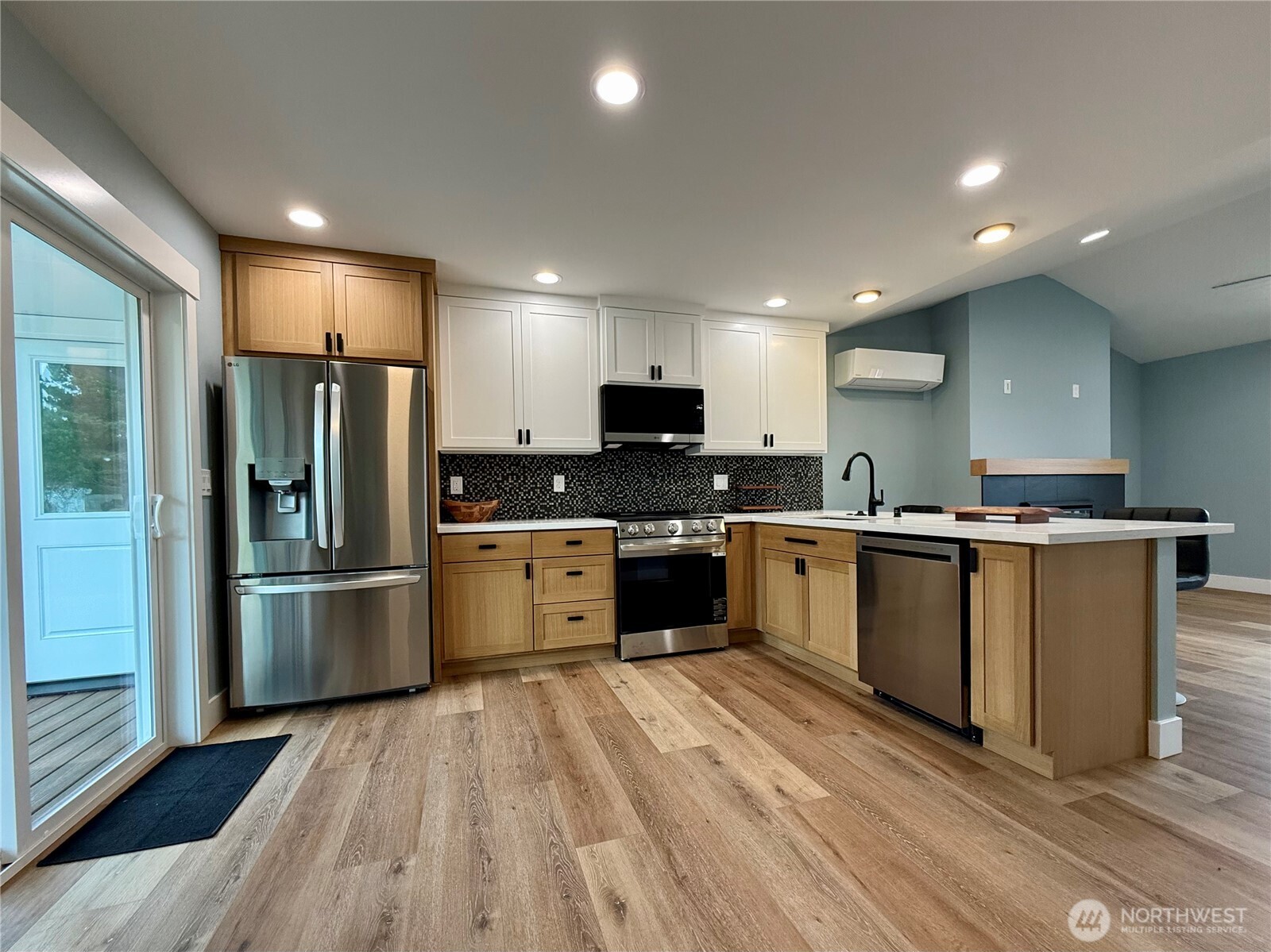 716 Reporter Court Property Photo 12