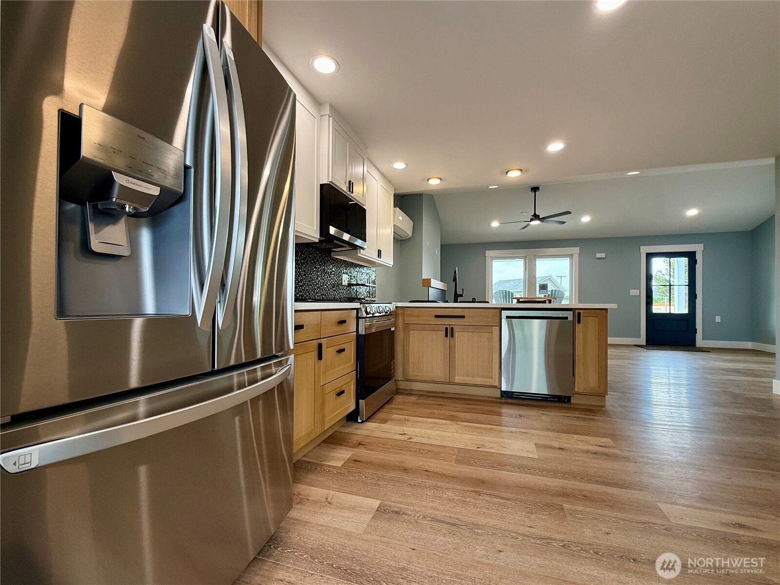 716 Reporter Court Property Photo 13