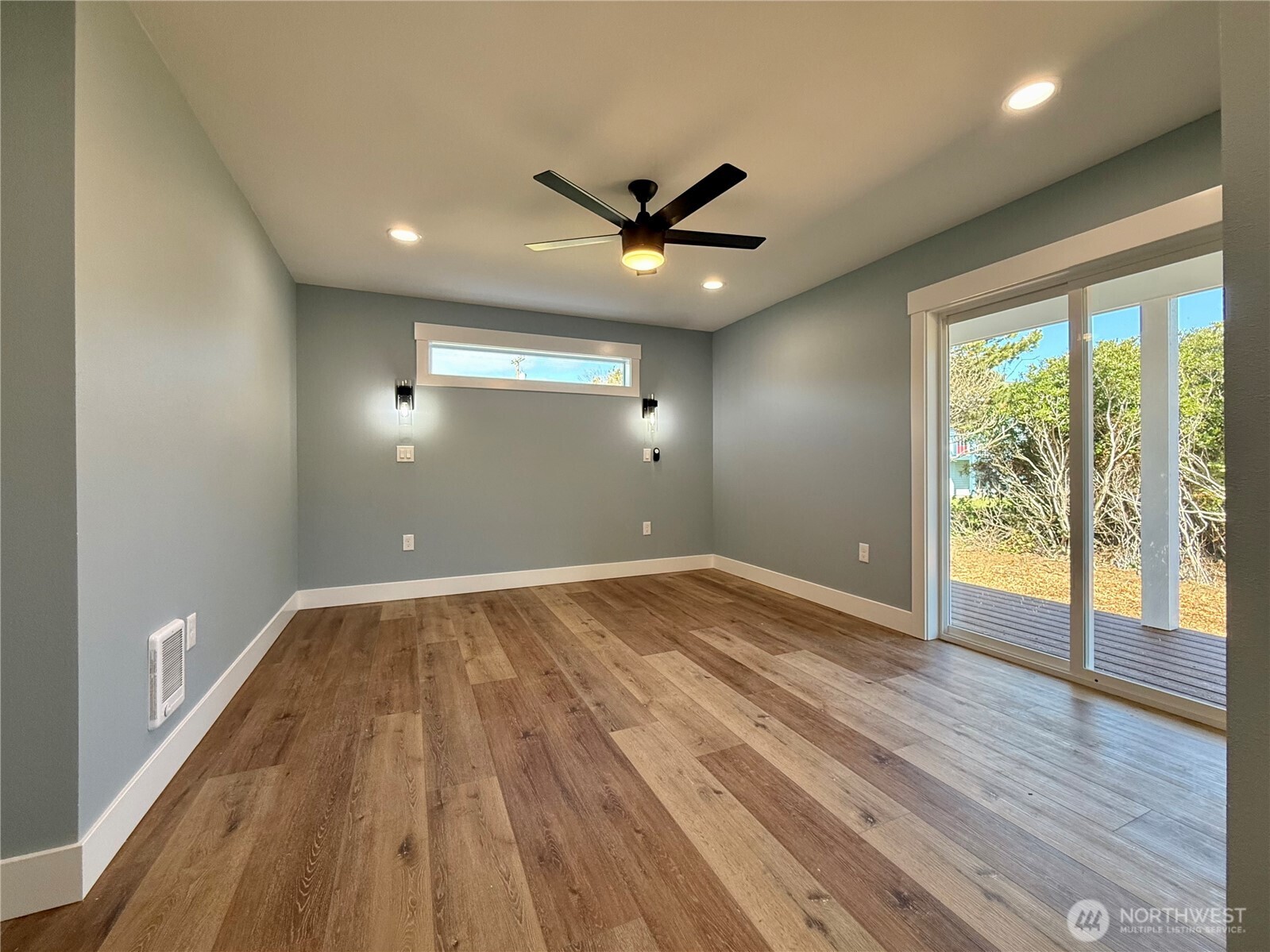 716 Reporter Court Property Photo 27