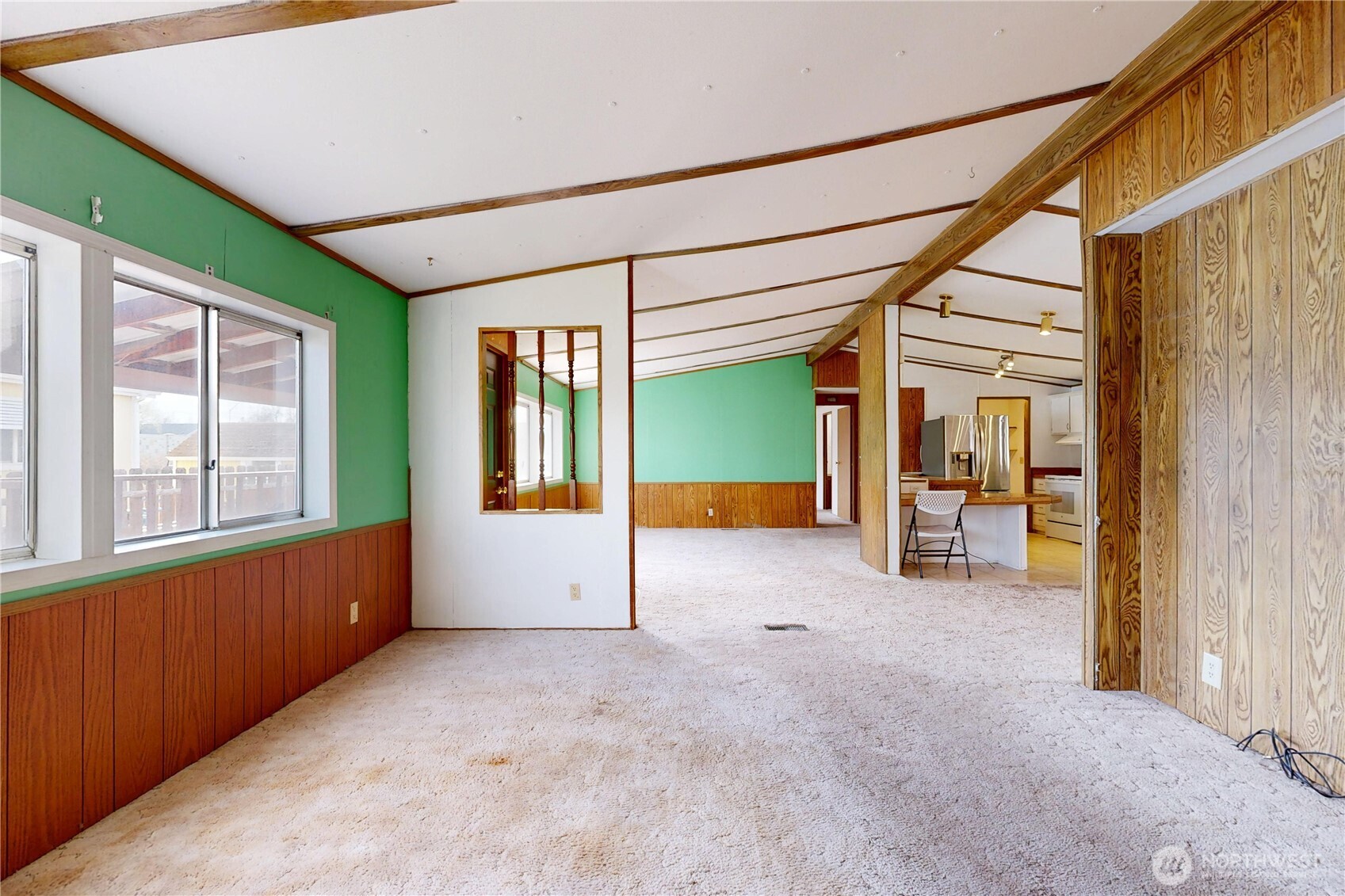 976 Ne Dawson Avenue Property Photo 6
