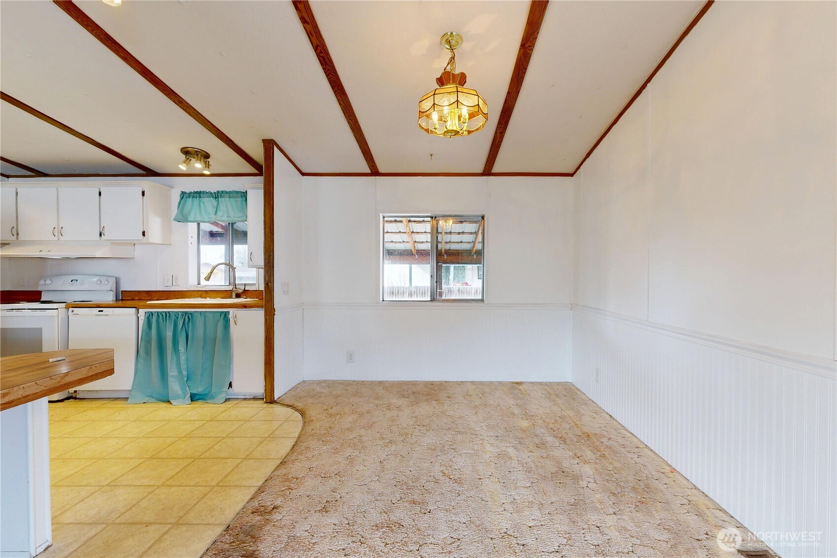 976 Ne Dawson Avenue Property Photo 7