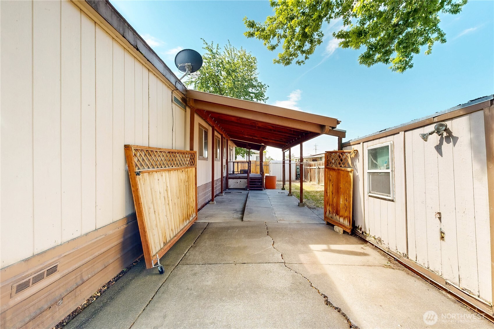 976 Ne Dawson Avenue Property Photo 32