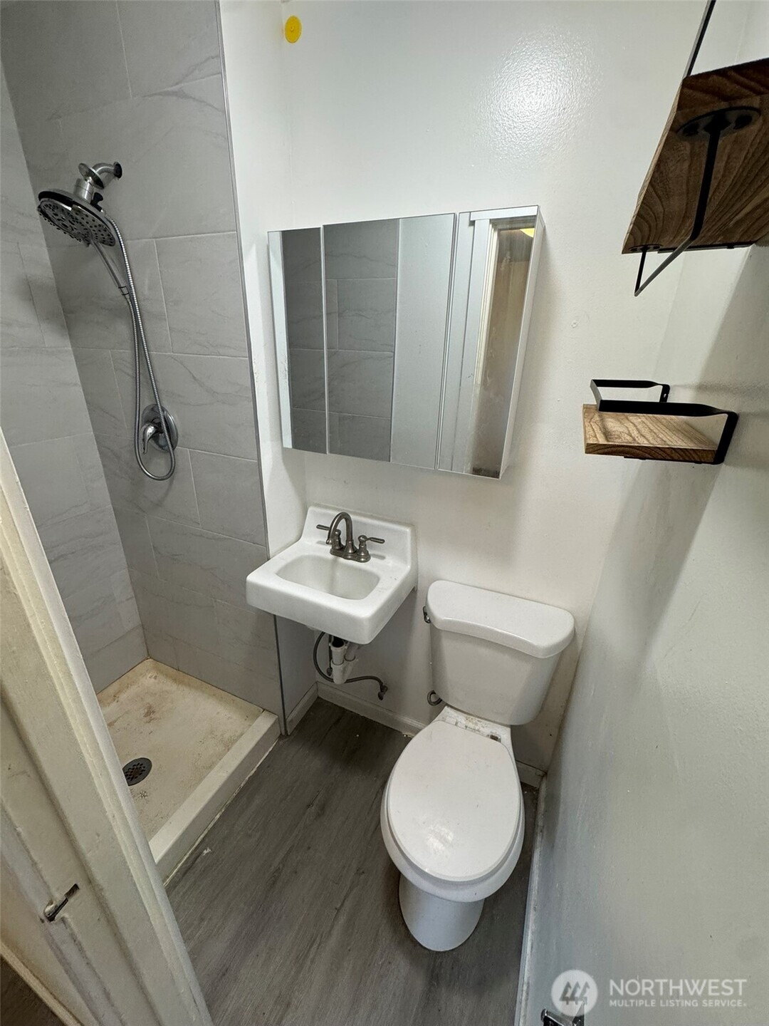 10908 10910 Valley Avenue Property Photo 15