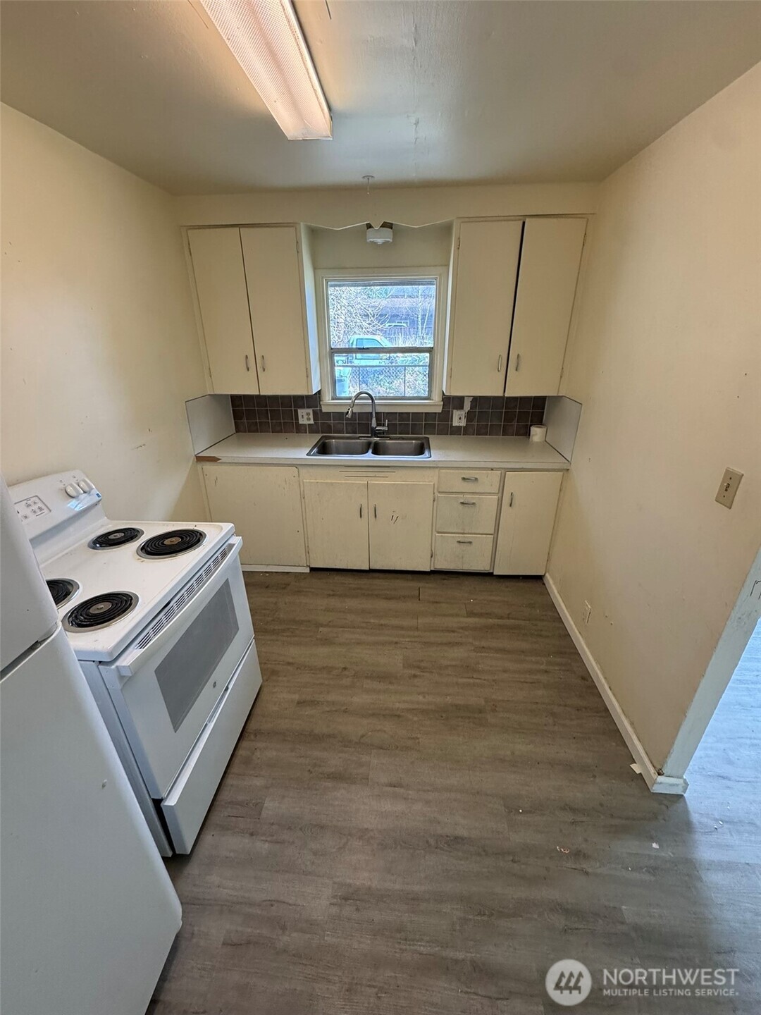 10908 10910 Valley Avenue Property Photo 20