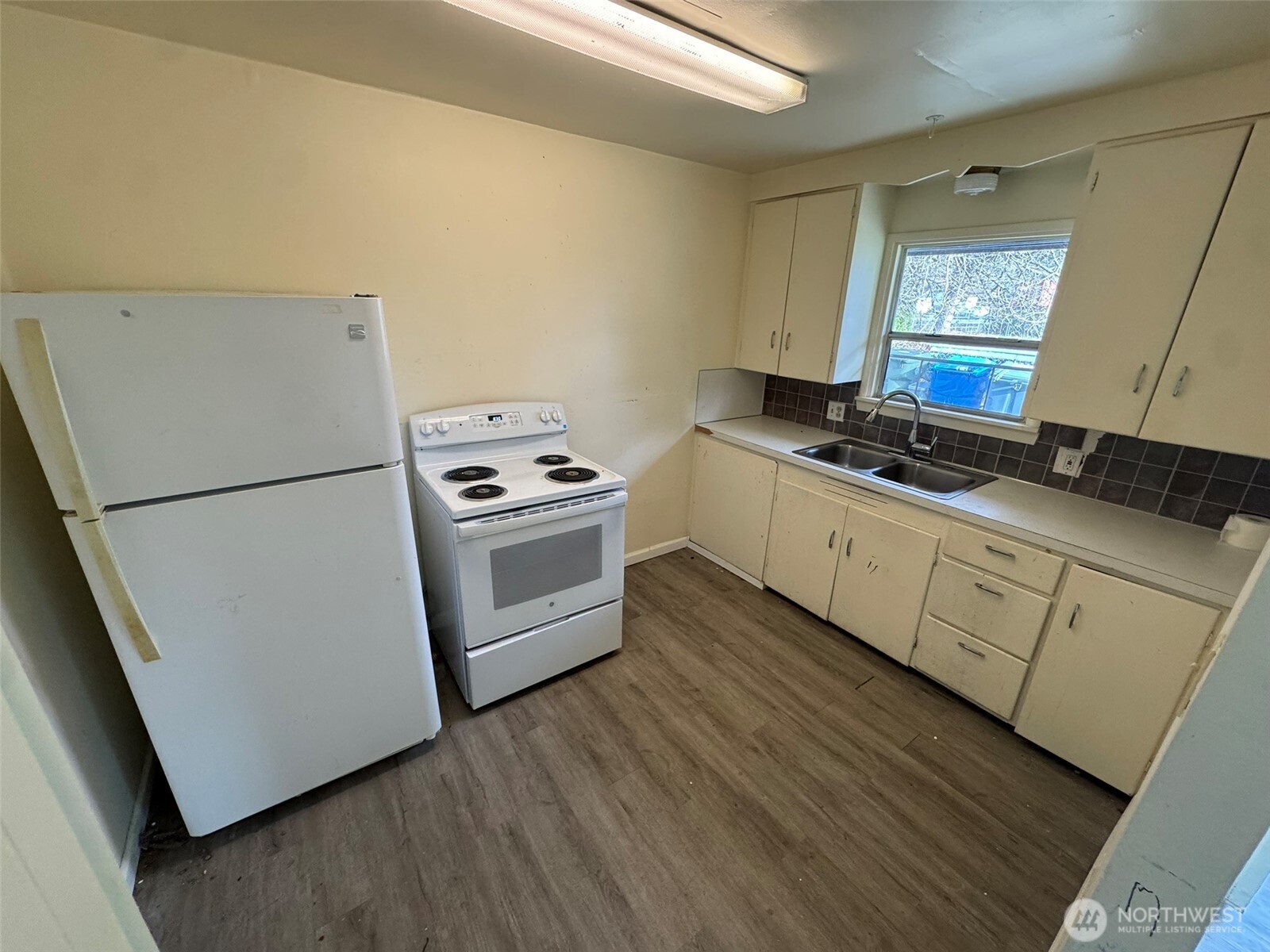 10908 10910 Valley Avenue Property Photo 28