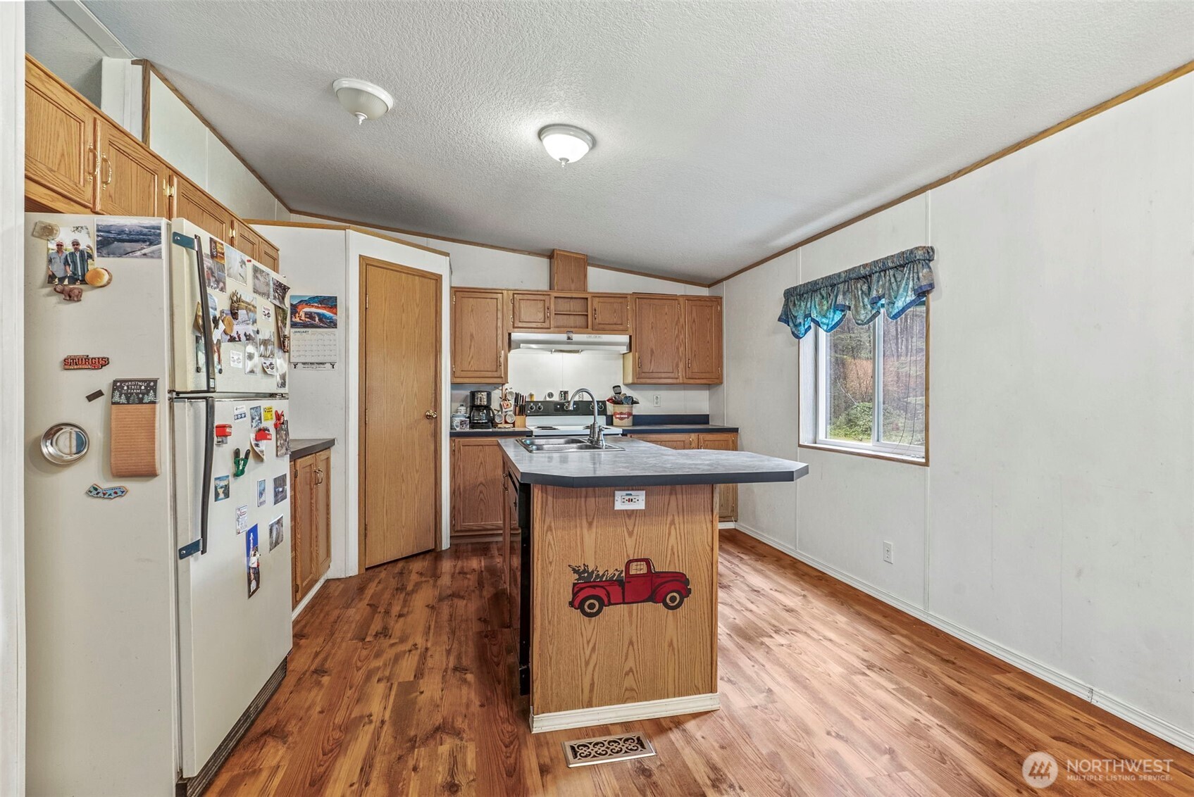 1337 South Silverlake Road Property Photo 7