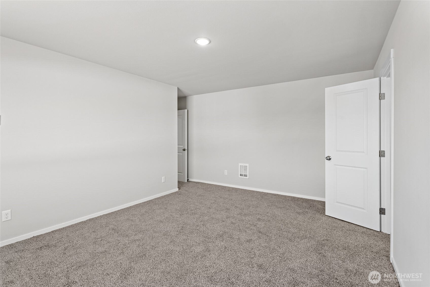 433 Pear Drive Property Photo 14