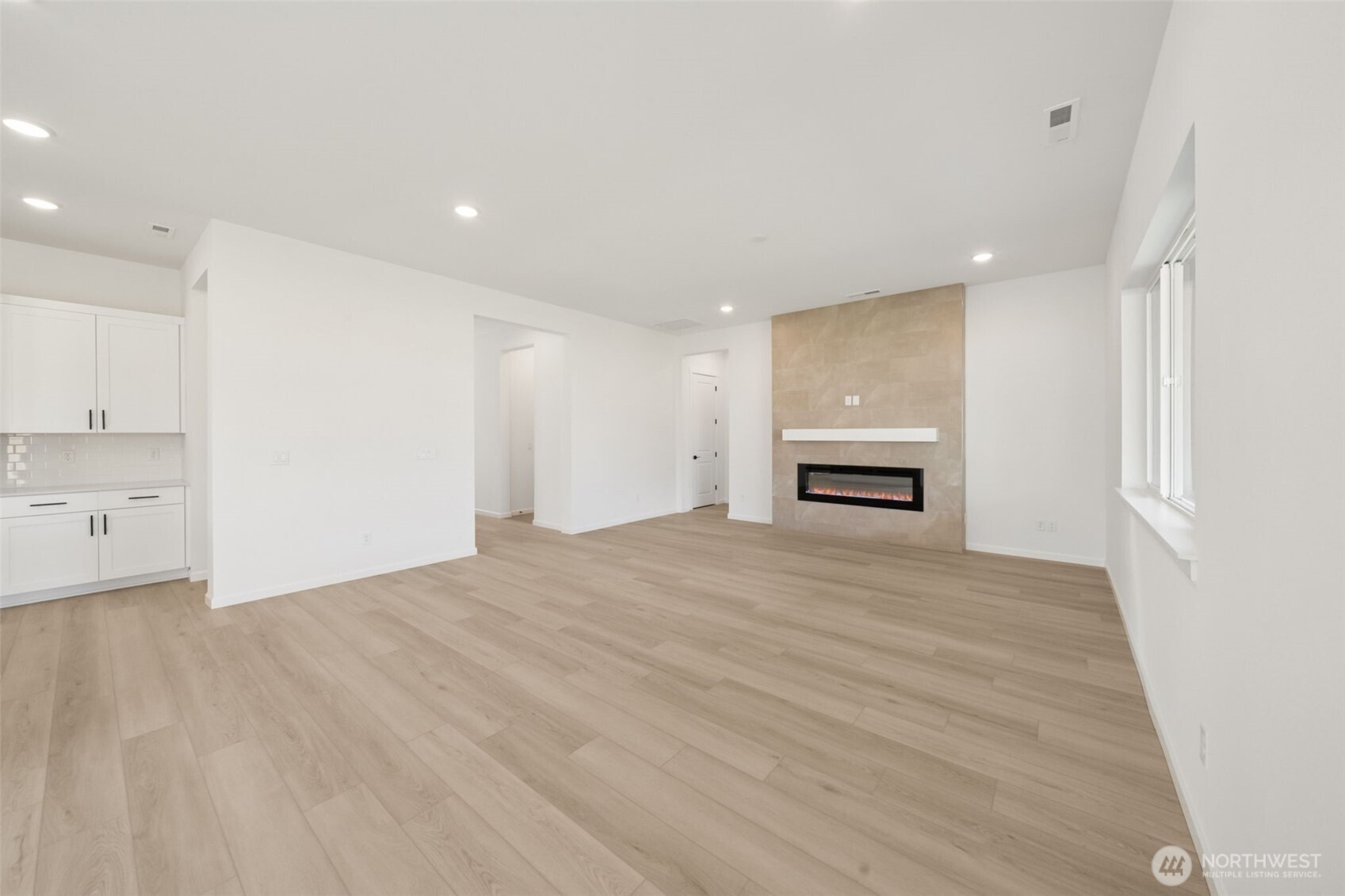 954 Lucas Avenue 23 Property Photo 6