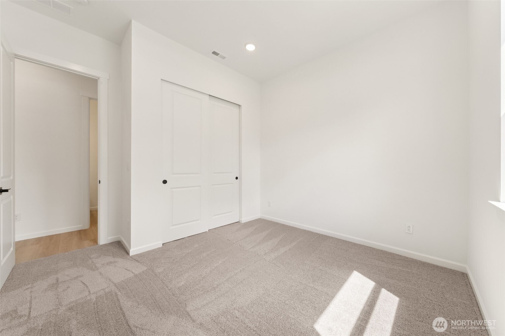 954 Lucas Avenue 23 Property Photo 12