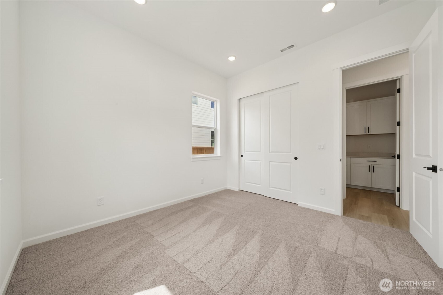 954 Lucas Avenue 23 Property Photo 14