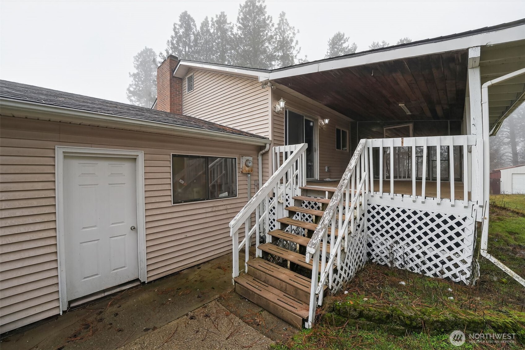 38821 N Newport Highway Property Photo 4