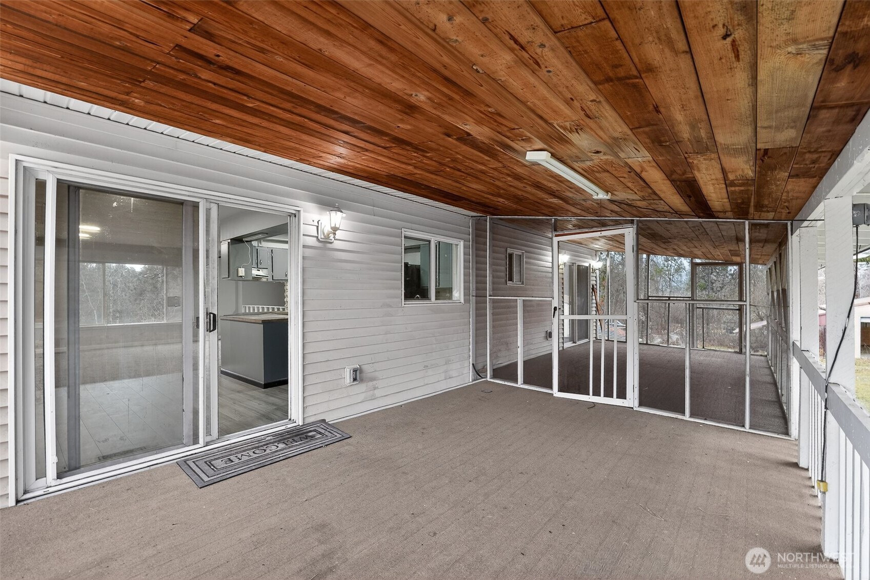 38821 N Newport Highway Property Photo 13