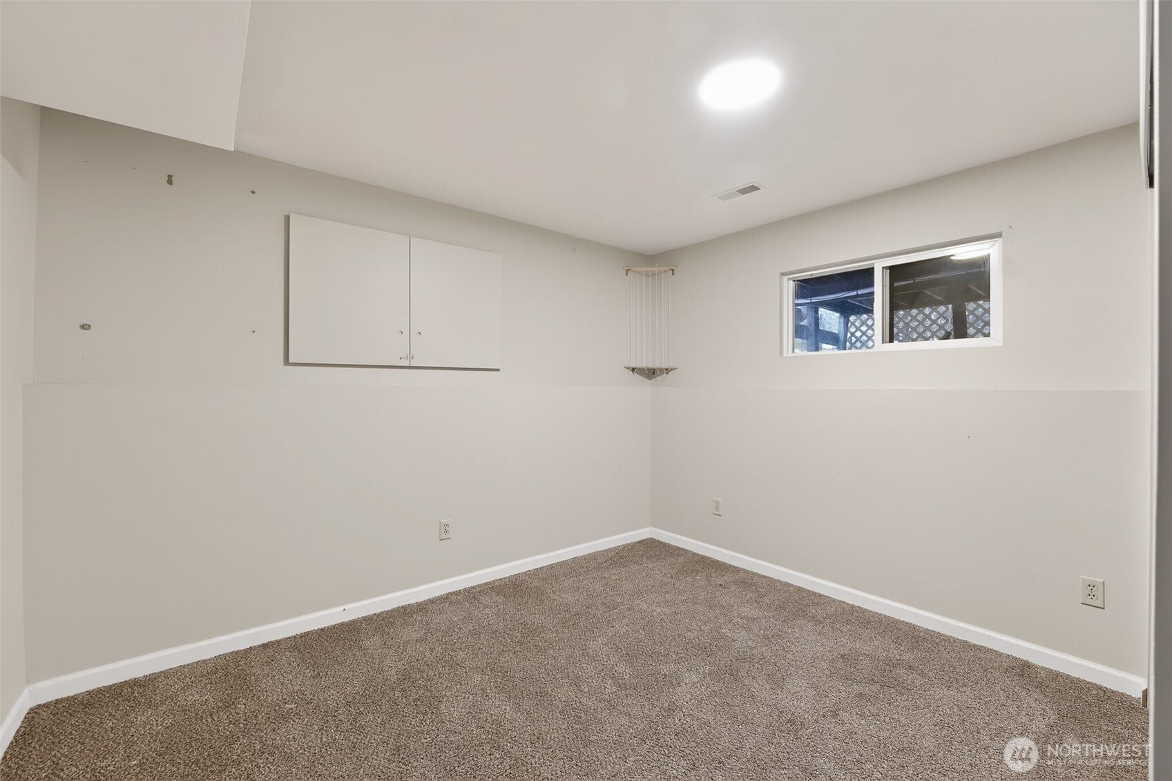 38821 N Newport Highway Property Photo 16