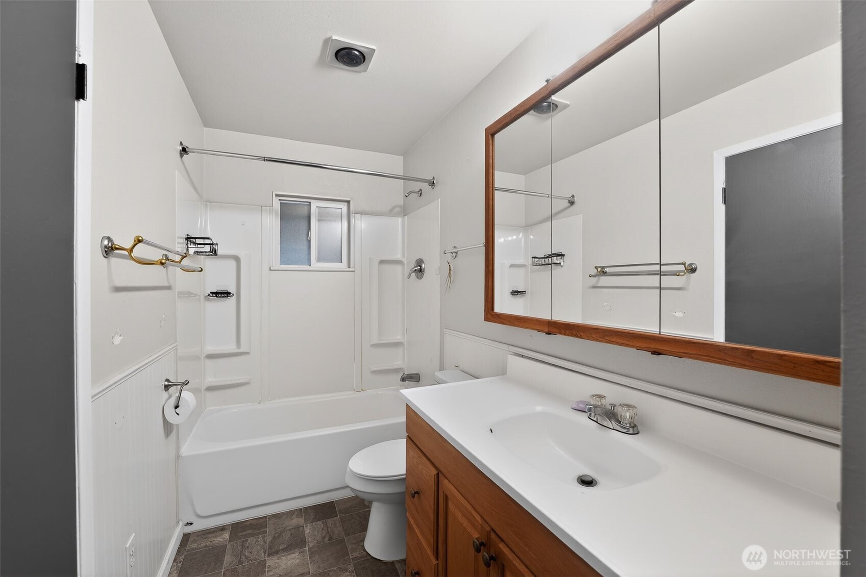38821 N Newport Highway Property Photo 18