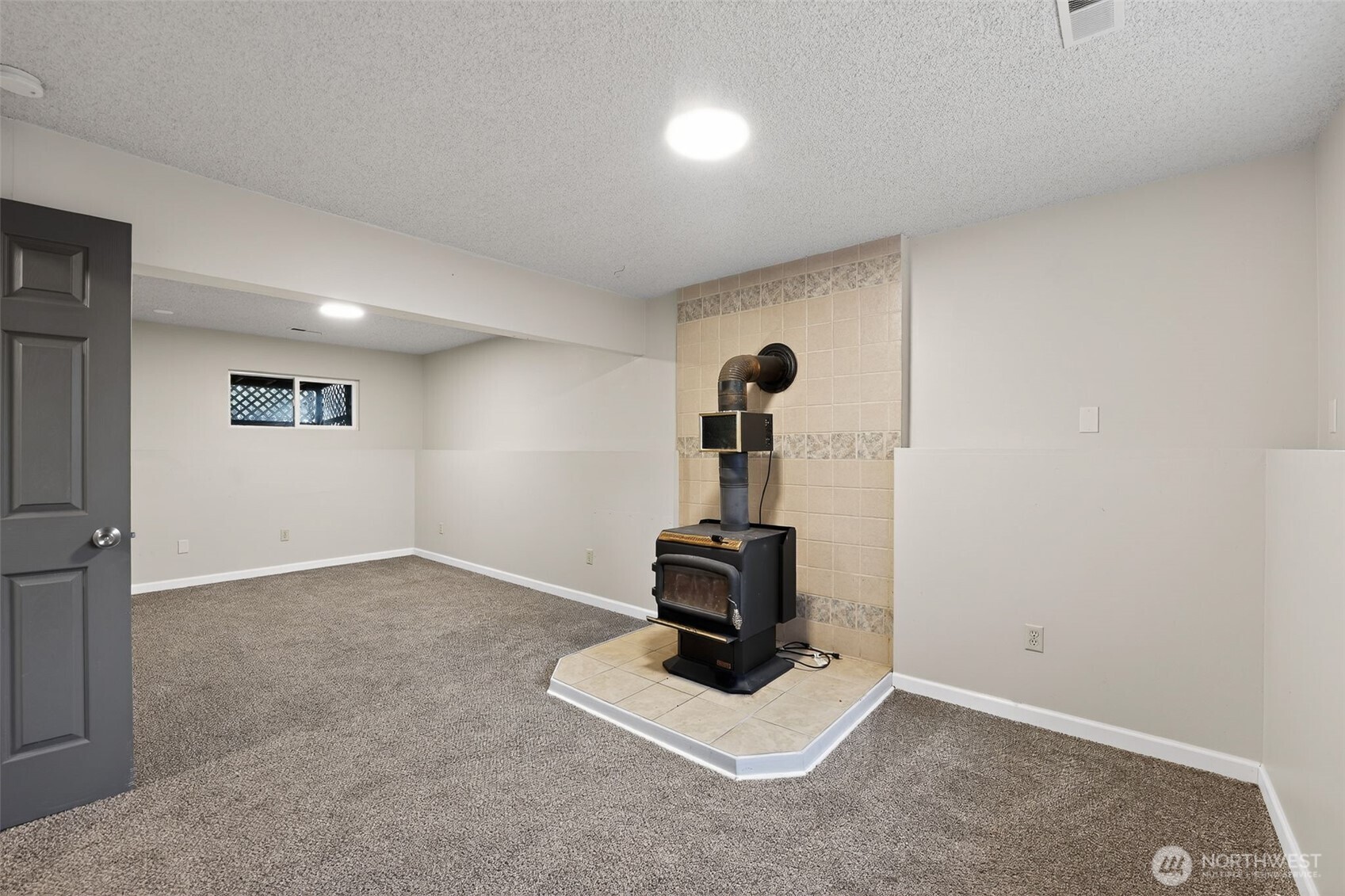 38821 N Newport Highway Property Photo 19