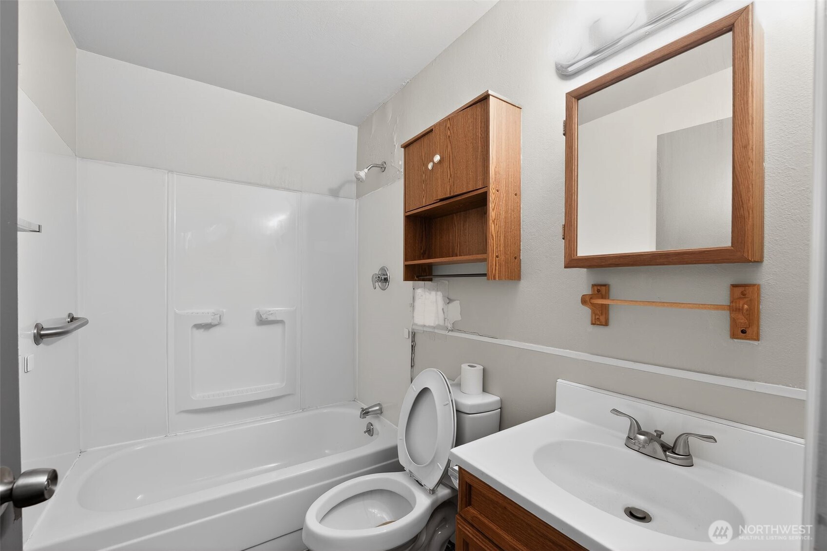 38821 N Newport Highway Property Photo 21