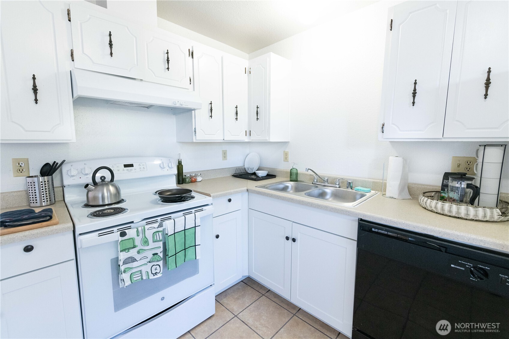 6909 S Madison Property Photo 3