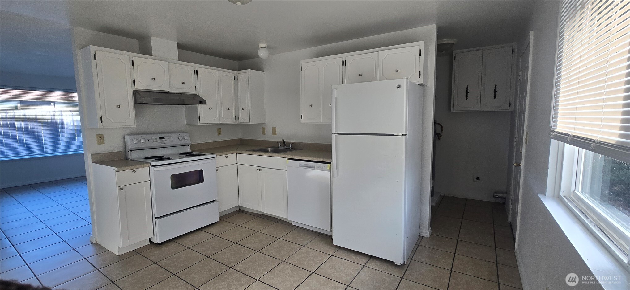 6905 6909 S Madison Property Photo 9