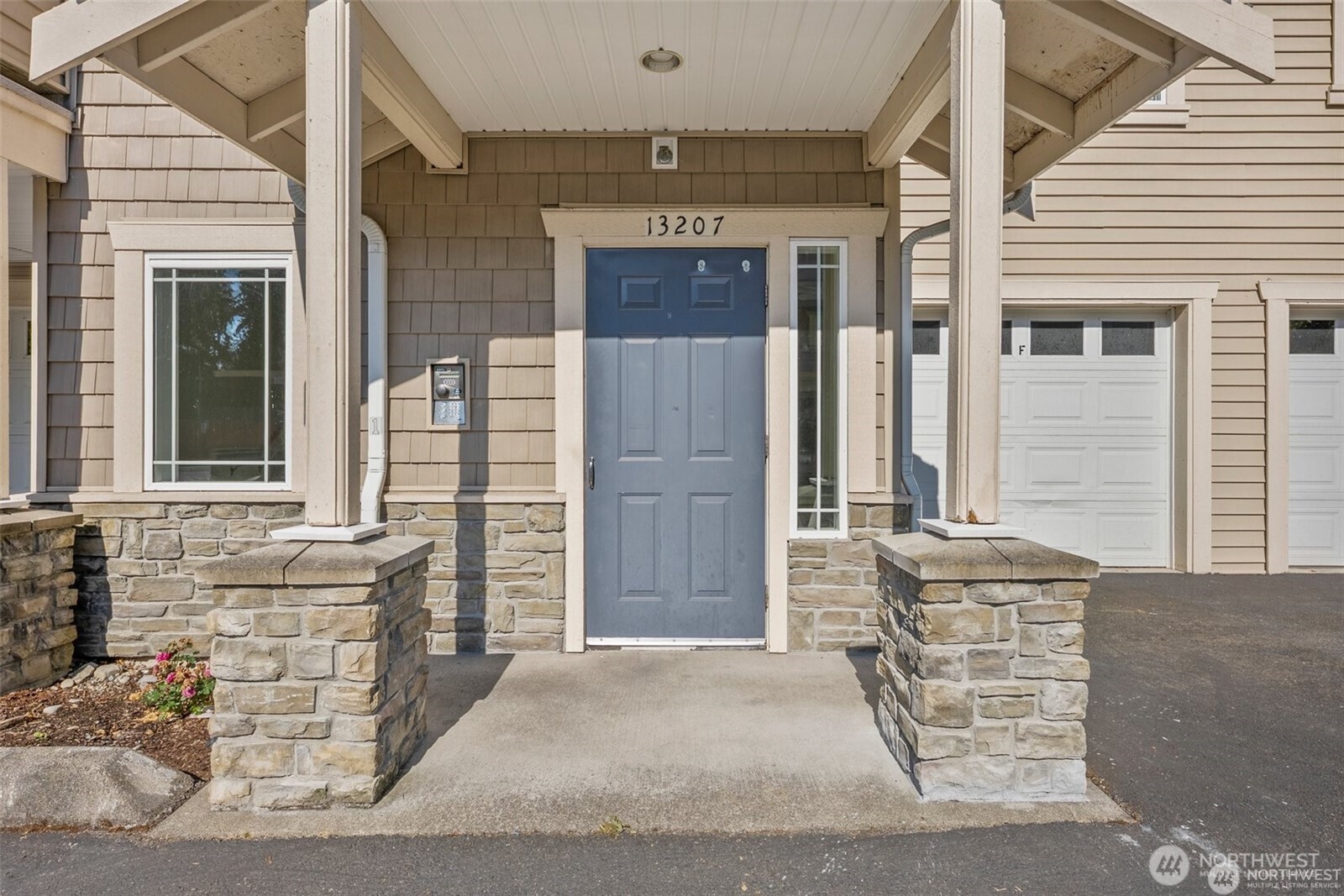 13207 97th Avenue 301 Property Photo 2