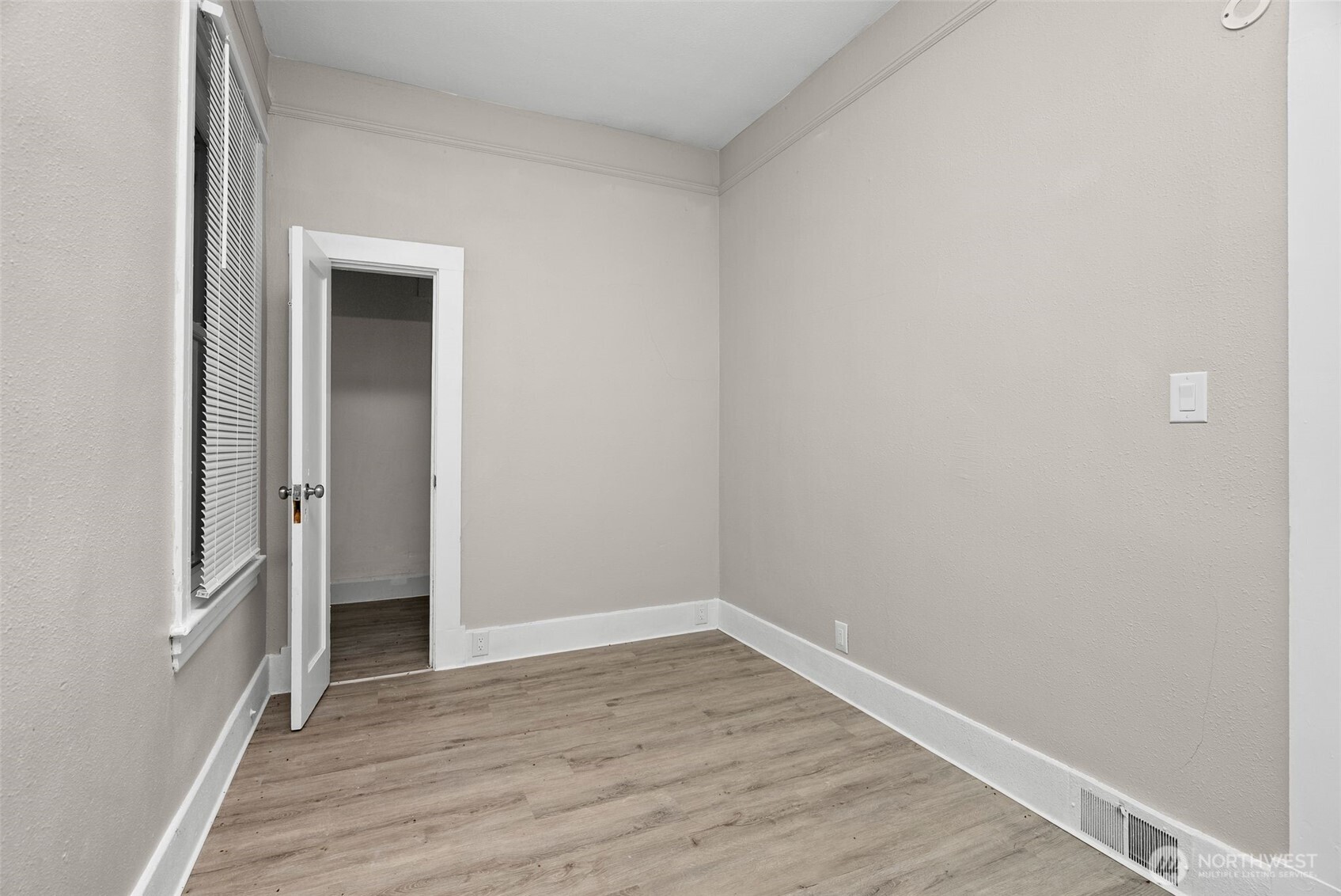 6323 Kitsap Way Property Photo 13