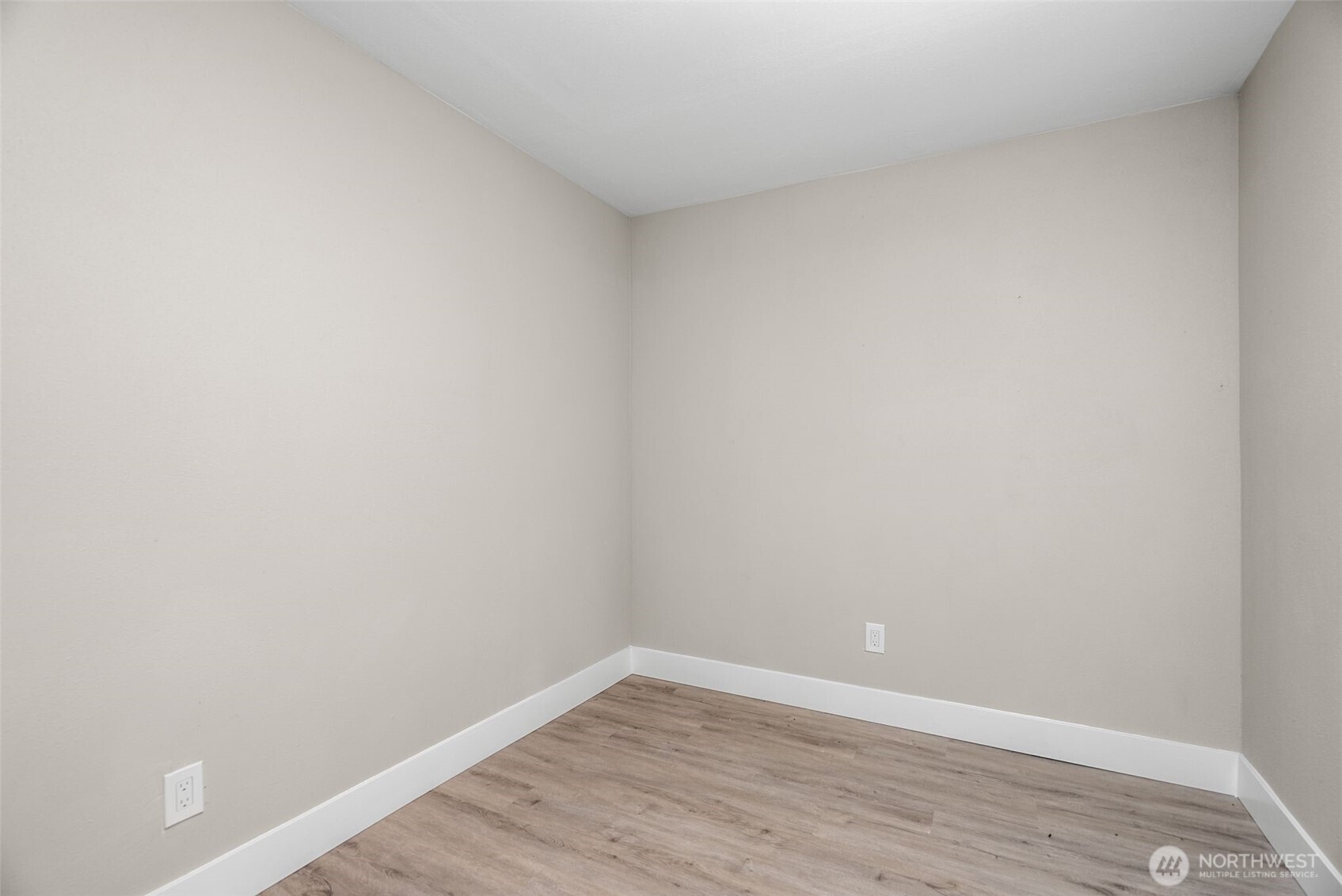 6323 Kitsap Way Property Photo 29