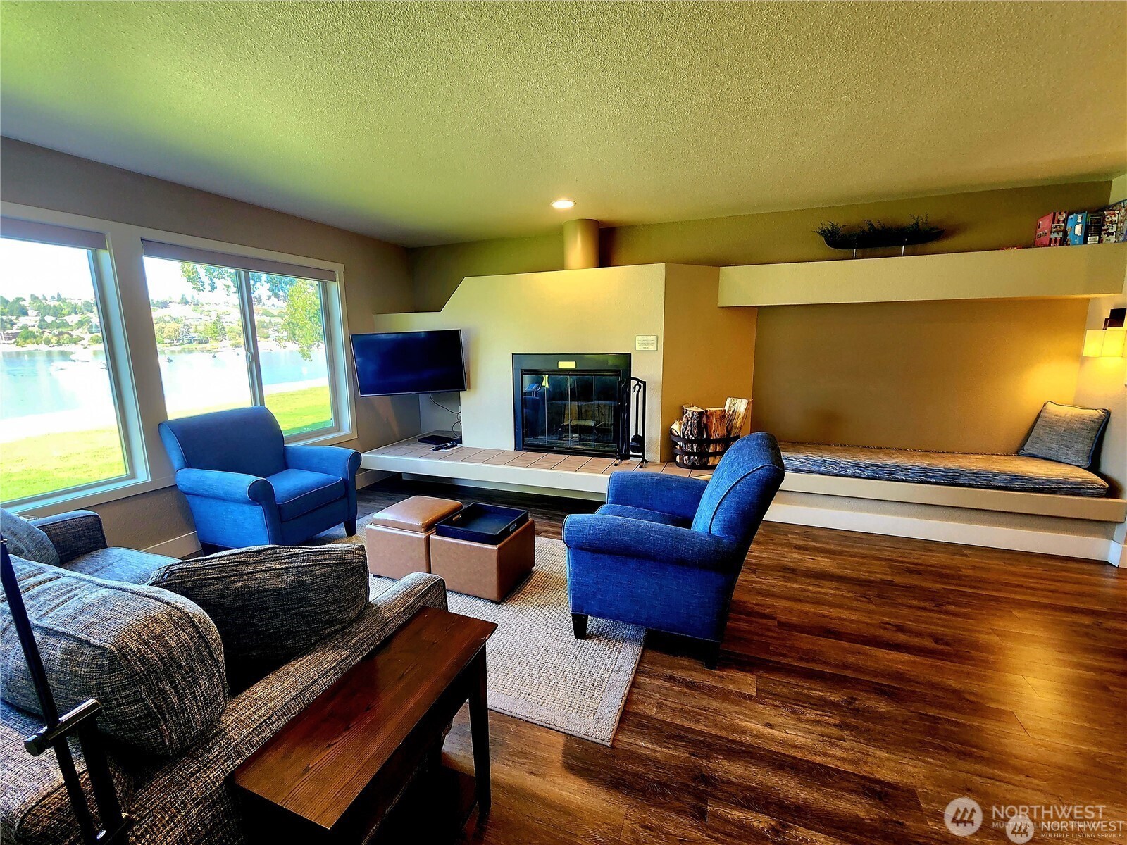 1 Beach 561-b Property Photo 6