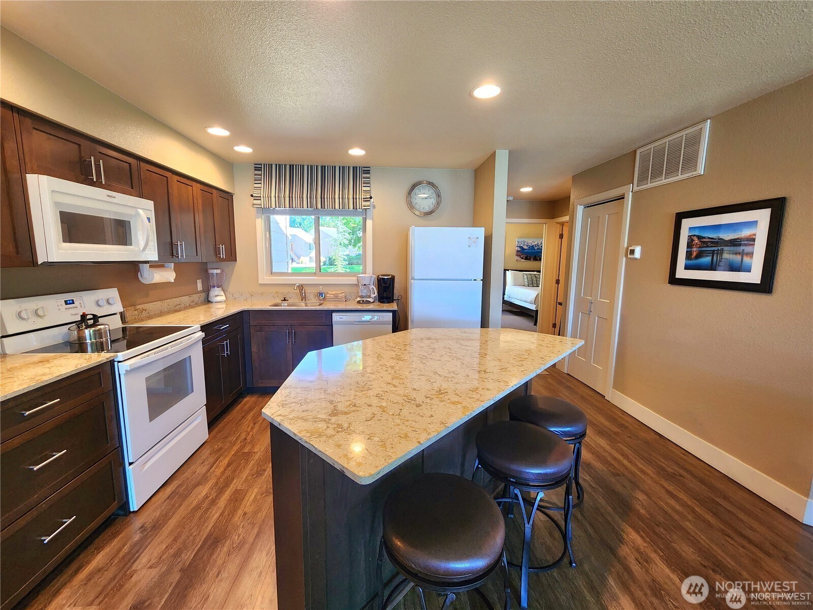 1 Beach 561-b Property Photo 9