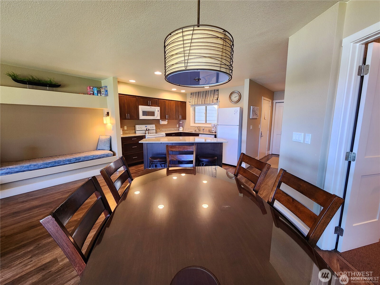 1 Beach 561-b Property Photo 10