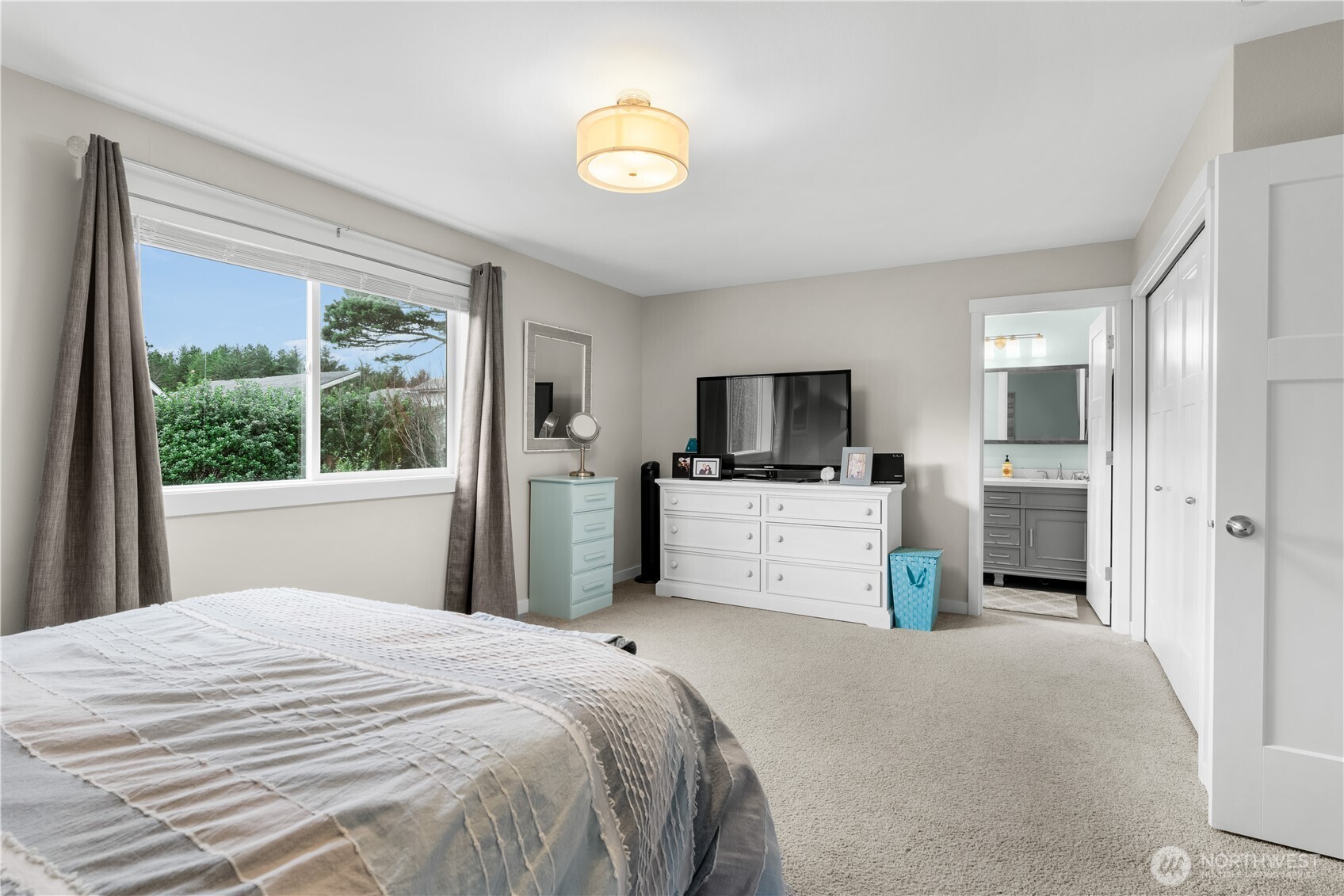 1208 195th Property Photo 12
