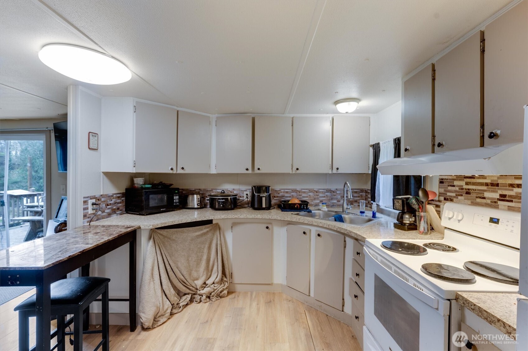215 North Avenue Property Photo 11