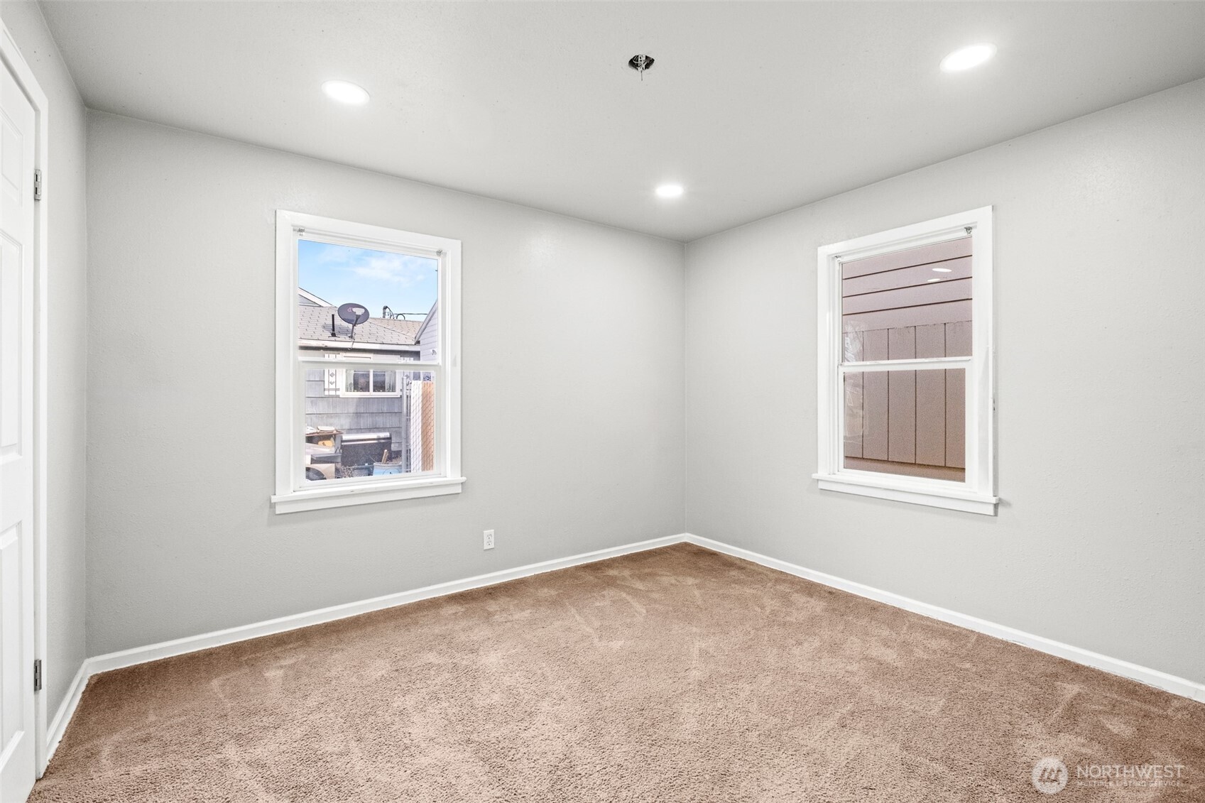 112 E Street Property Photo 9