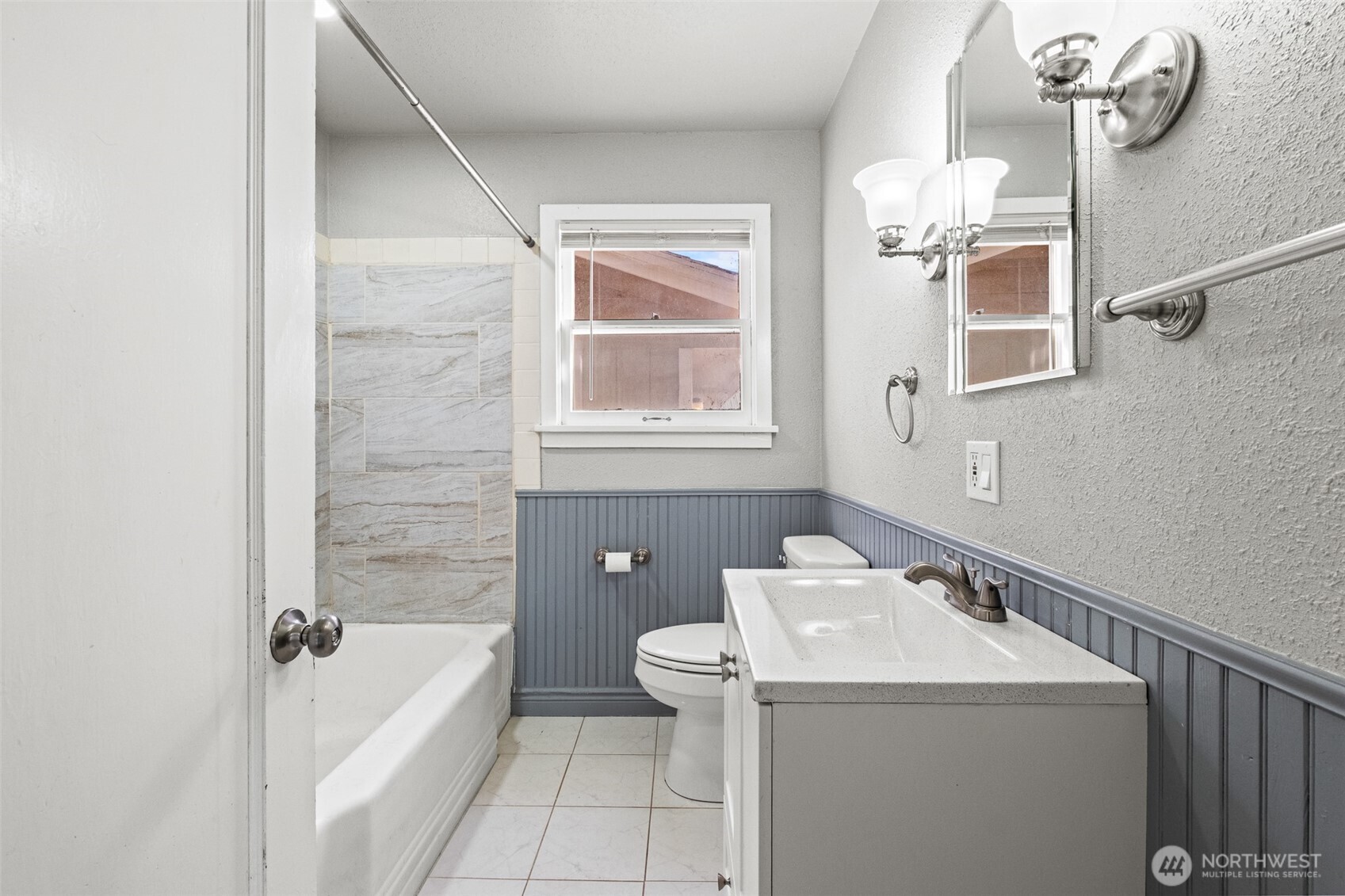 112 E Street Property Photo 11