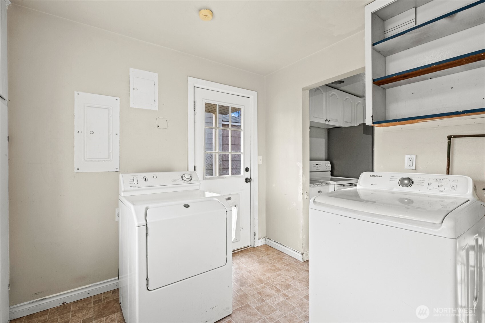 112 E Street Property Photo 13