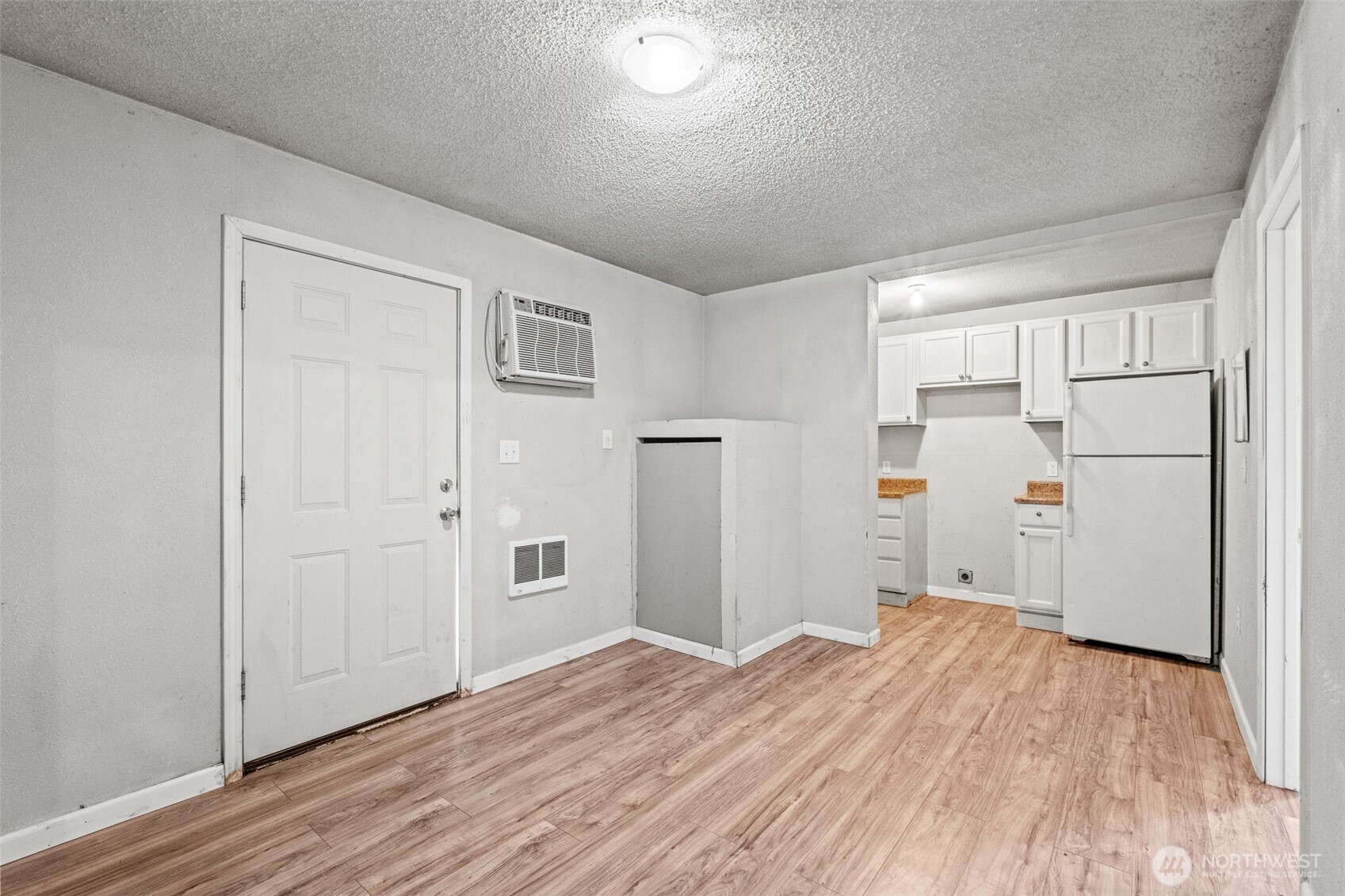 112 E Street Property Photo 16