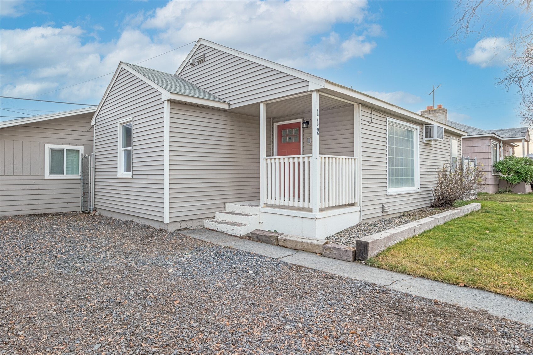 112 E Street Property Photo 26