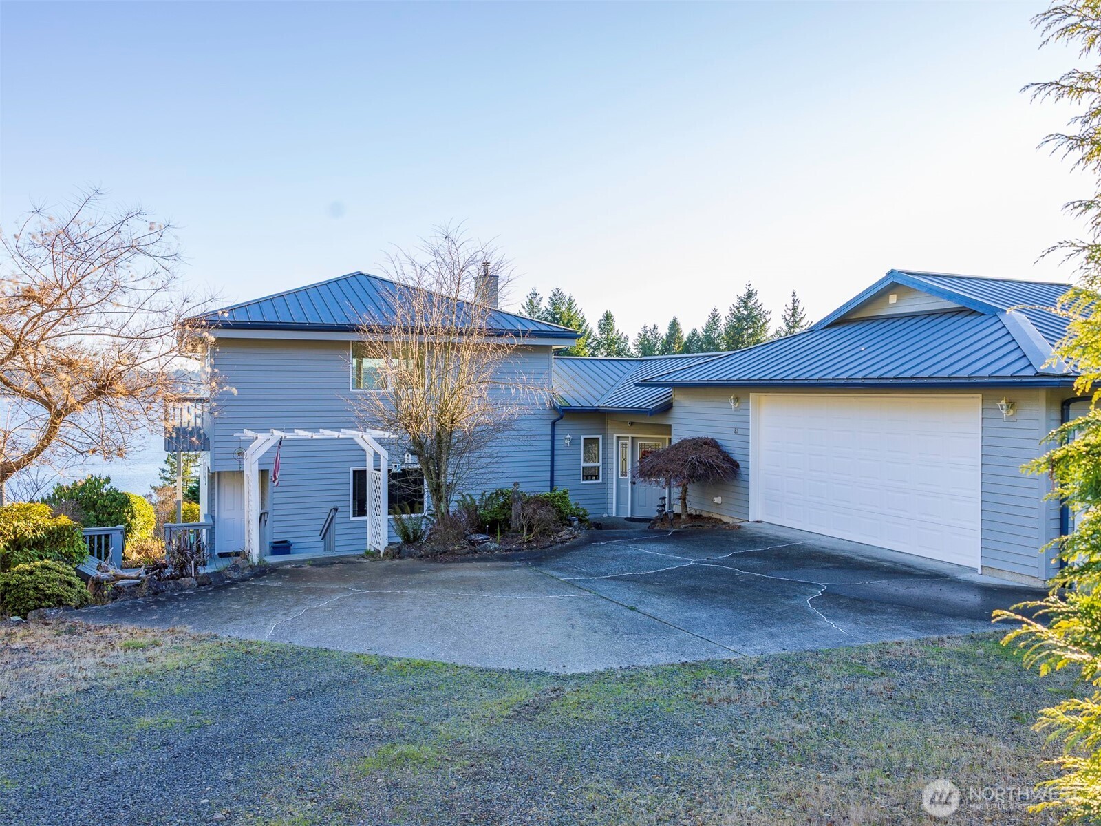 81 Seamount Drive Property Photo 1