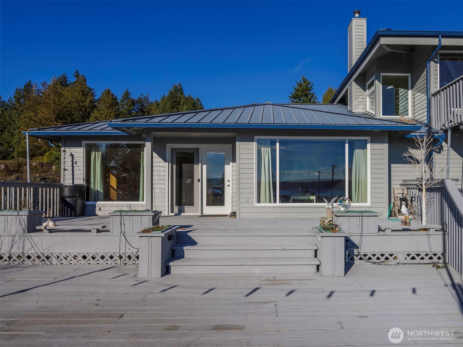 81 Seamount Drive Property Photo 4