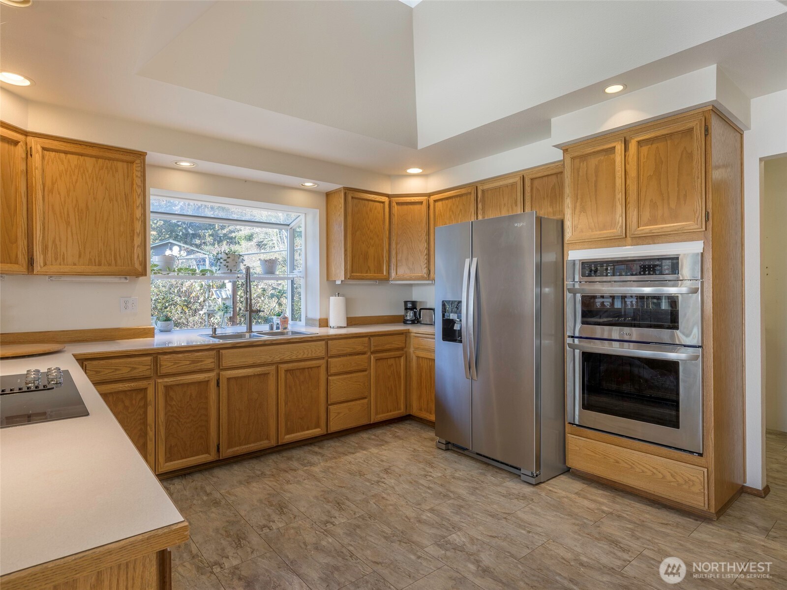 81 Seamount Drive Property Photo 11