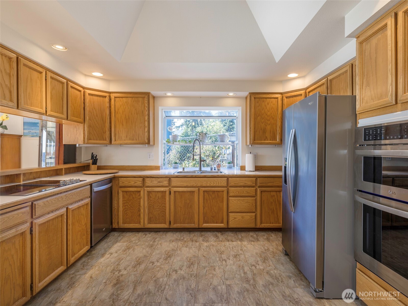 81 Seamount Drive Property Photo 12