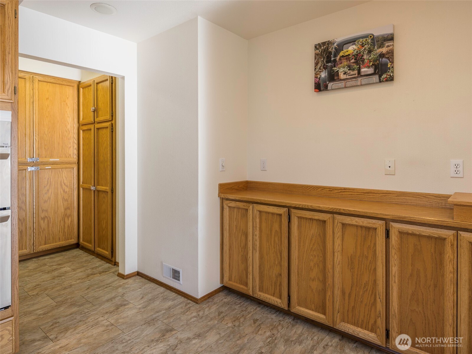 81 Seamount Drive Property Photo 16