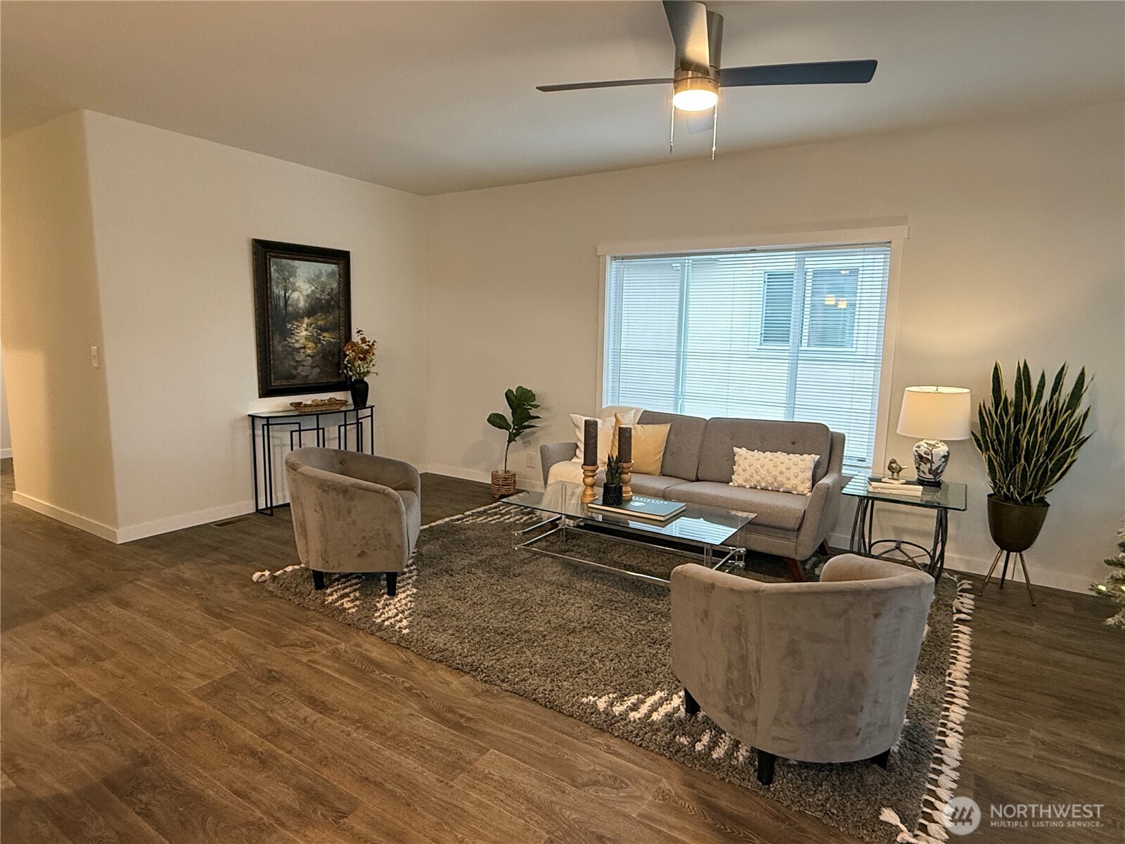 2467586 Property Photo 2