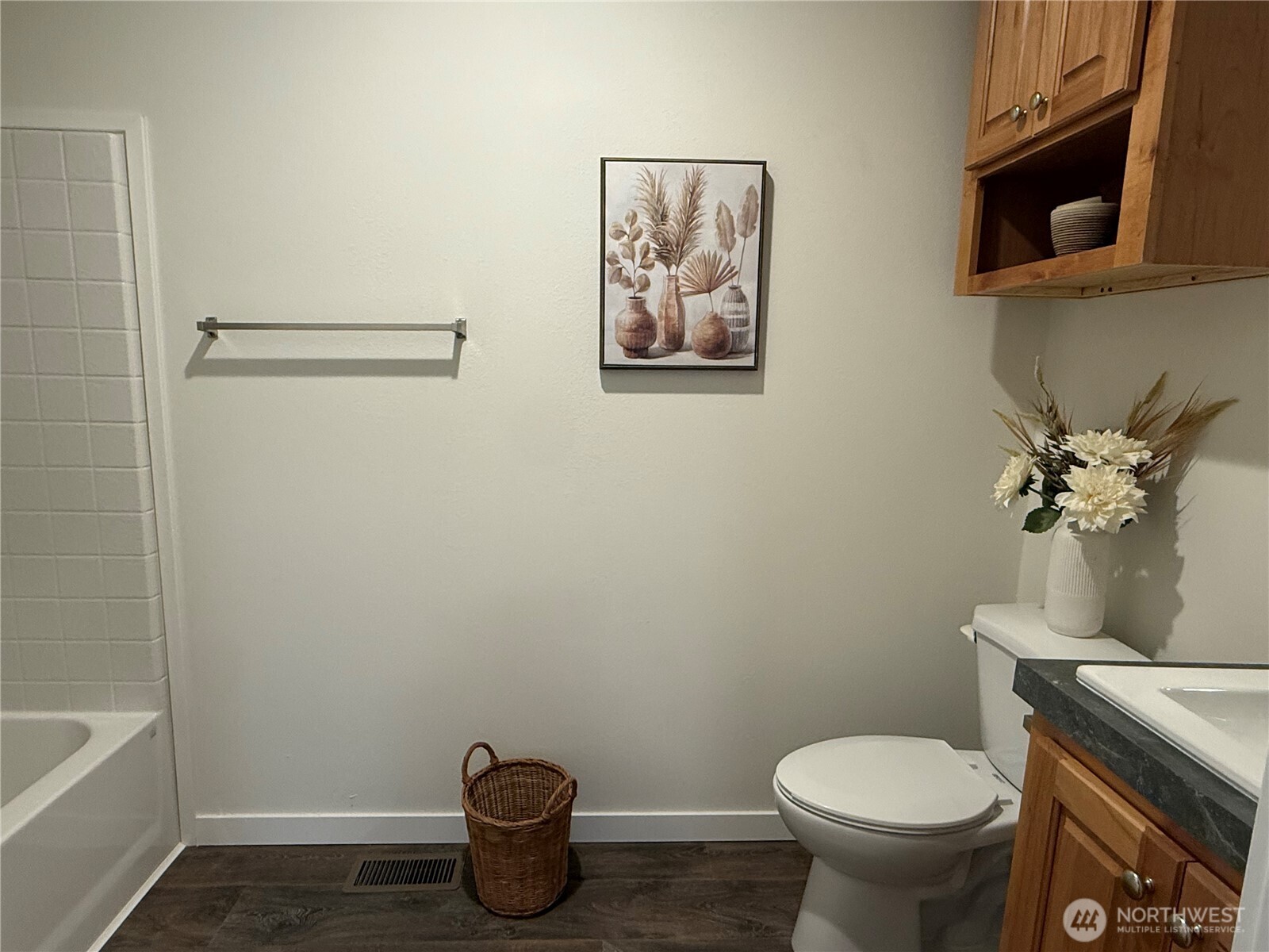 2467586 Property Photo 10