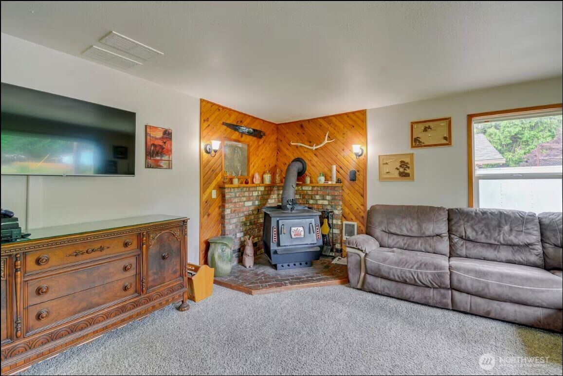 54 Pacific Lane Property Photo 7