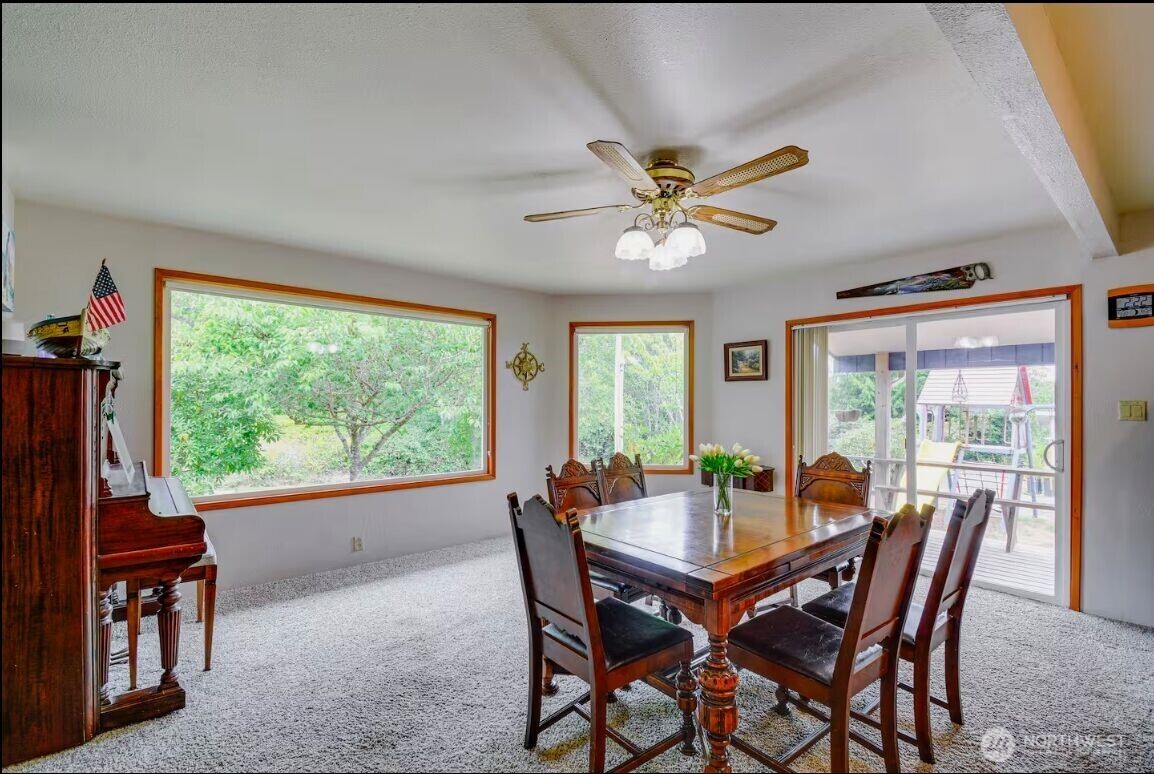 54 Pacific Lane Property Photo 9