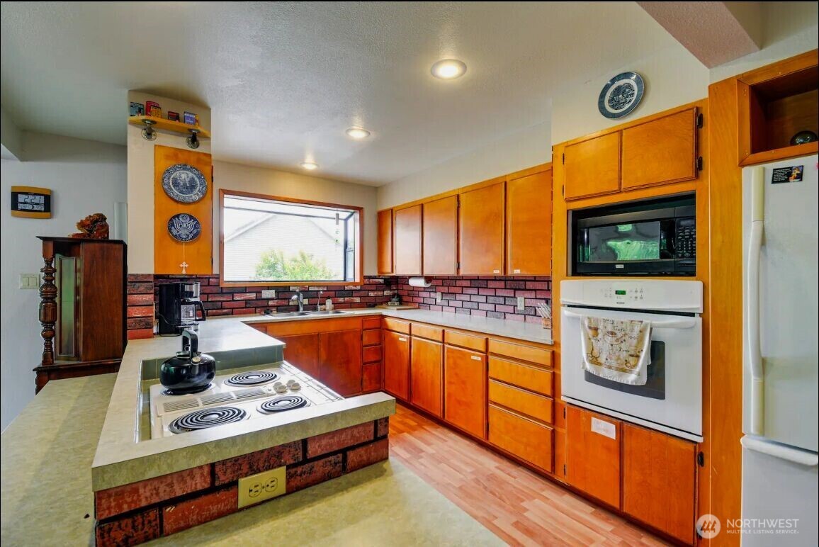 54 Pacific Lane Property Photo 11